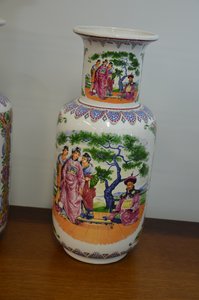 Porcelánová váza s orientálním motivem a bohatými barvami, cena za ks, styl Rokoko