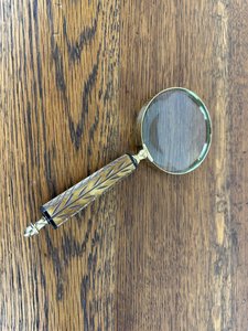 Lupa se zdobenou mosaznou obrubou, cena za ks