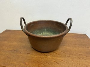 Měděný květináč s patinou a dvěma úchyty