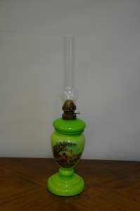 Zelená petrolejová lampa, styl  období Rakousko-Uherska