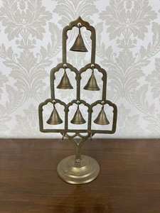 Zvonečky v ozdobném stojanu