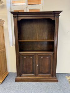 Knihovna z tmavého dřeva, styl Empír