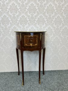 Elegantní polokruhový stolek s intarzií, cena za ks