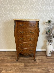 Komoda s mramorovou deskou a intarziemi