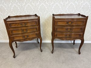 Noční stolky se zásuvkami, cena za ks