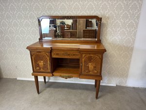 Toaletní stolek s intarzií květinových váz, se zrcadlem