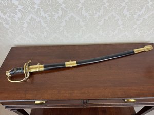 Dekorativní šavle s pochvou a mosaznou záštitou, cena za ks