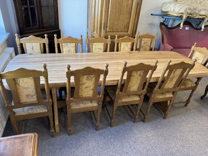 Dubový jídelní set pro 10 osob s masivním stolem a čalouněnými židlemi 