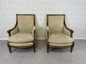 Křeslo s přímým opěradlem, čalouněním v kostkovaném vzoru, cena za ks