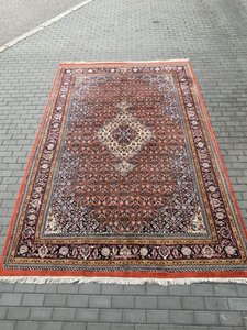 Ručně tkaný orientální koberec