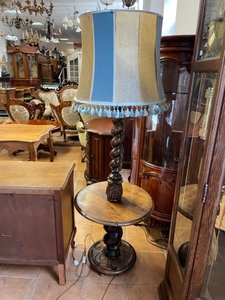 Stolní lampa s integrovaným kulatým stolkem, styl 60.–70. let 20. st.